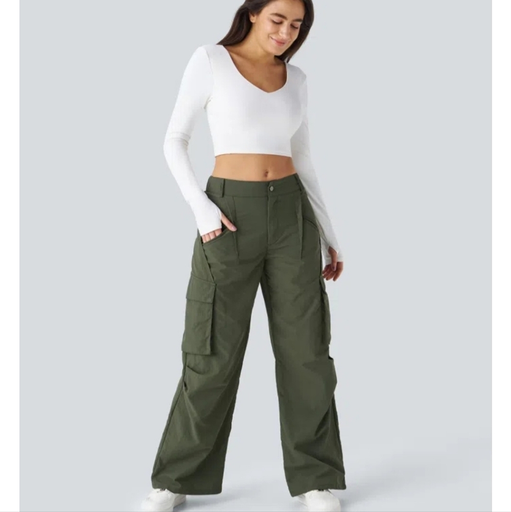 NWOT Halara Womens Green Mid Rise Side Pocket Wide Leg Nylon Cargo Pants Size XL - Picture 2 of 11